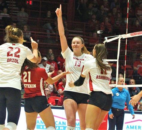 wisconsin volleyball team pictures unfiltered|Photos: Wisconsin volleyball win over Penn State in。